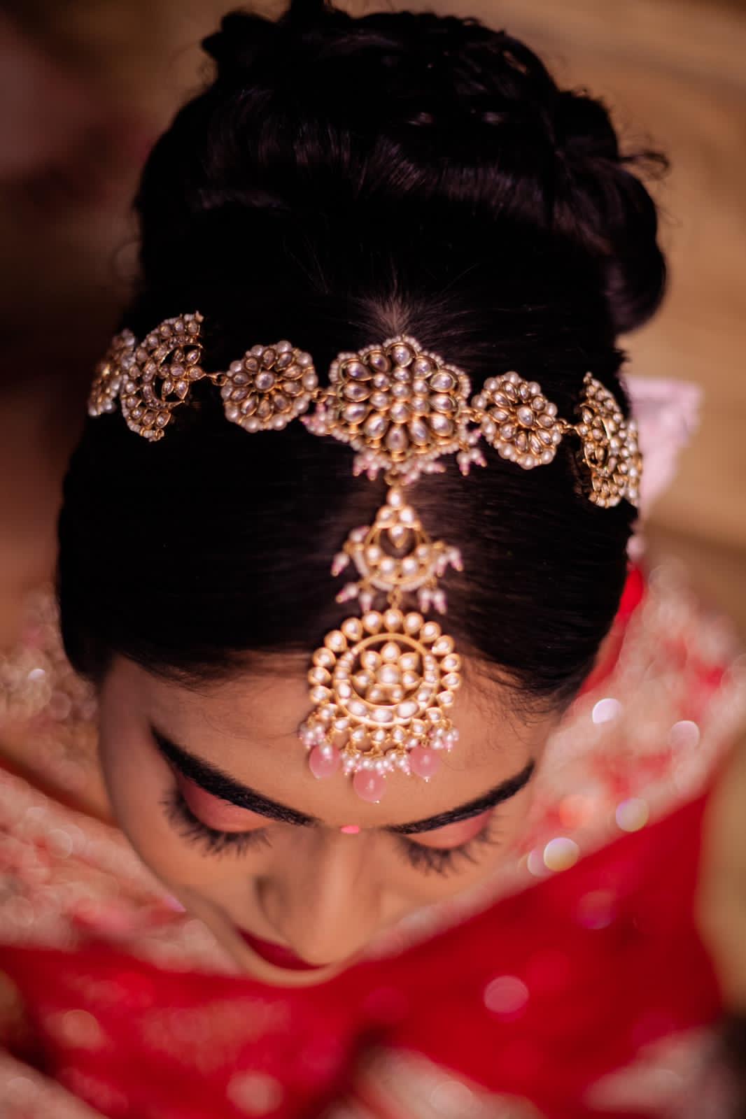 Poonam Lalwani - Makeup Artist - Akanksha looking so dreamy on her red  paithani saree. Hair and makeup @makeupbypoonamlalwani Lashes - Selena  @csessentialsindia #makeuplook #eyemakeup #bride #bridal #paithani #saree  #goldandred #fierce #portraits #