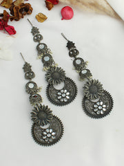 Kumud Earrings & Tikka