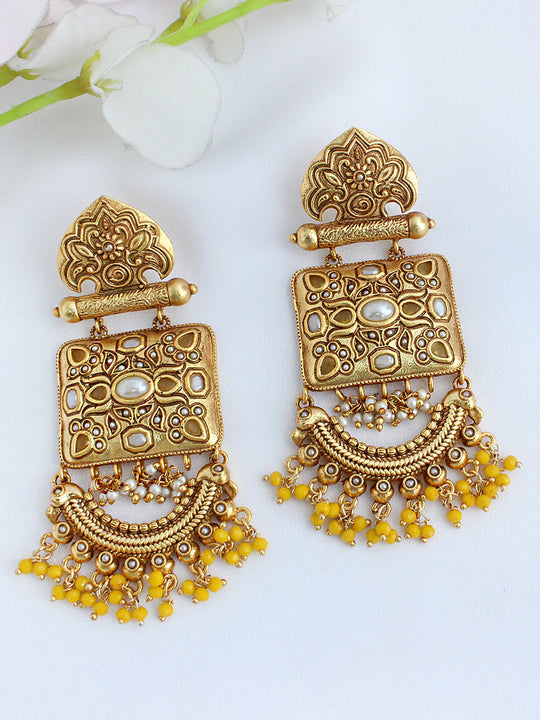 Artika Earrings - Gold / Yellow