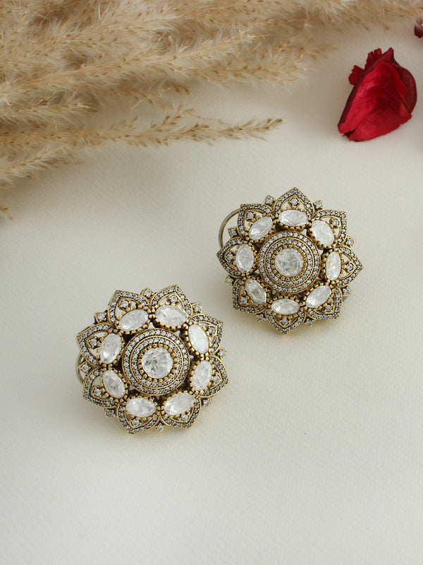 Krishvi Stud Earrings