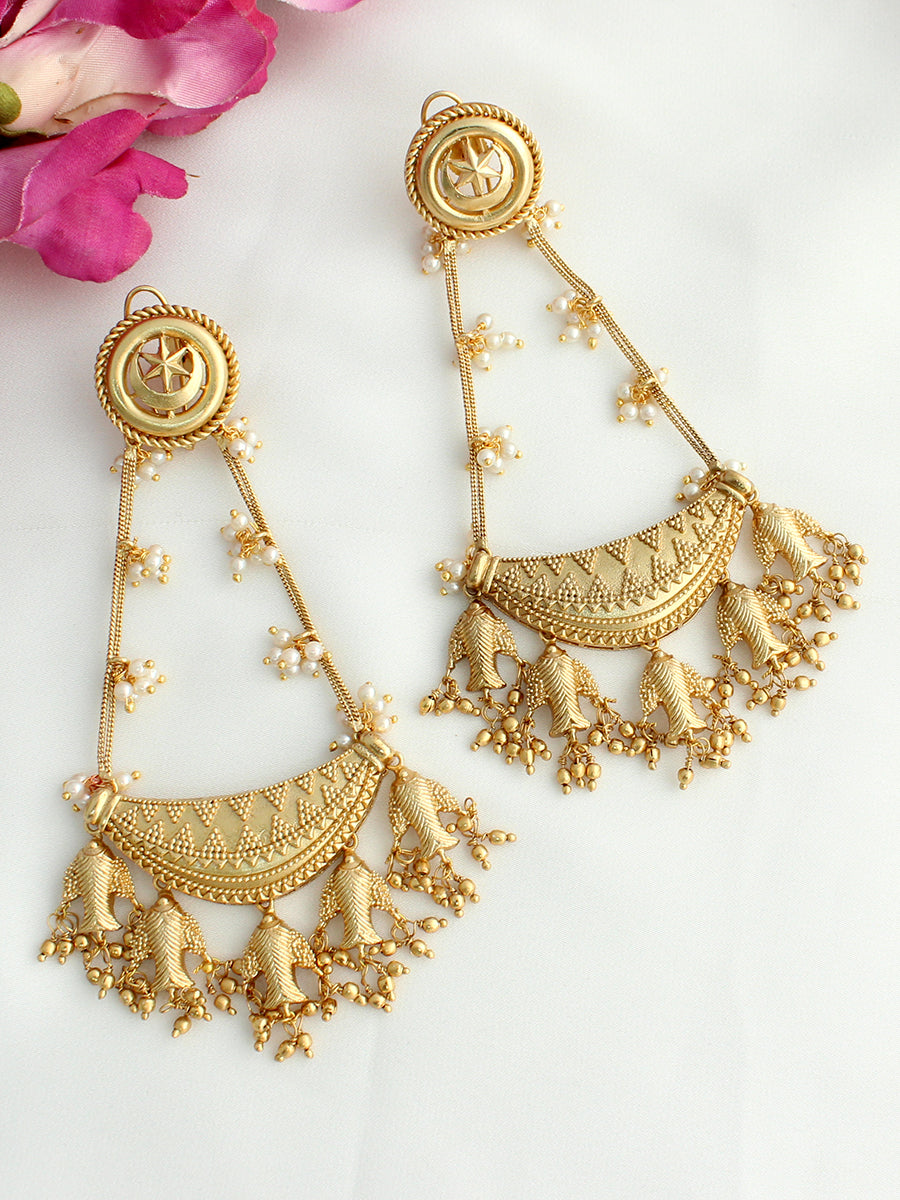 Alia Long Earrings- pearl 
