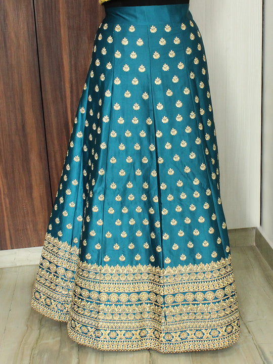 Inayat Lehenga