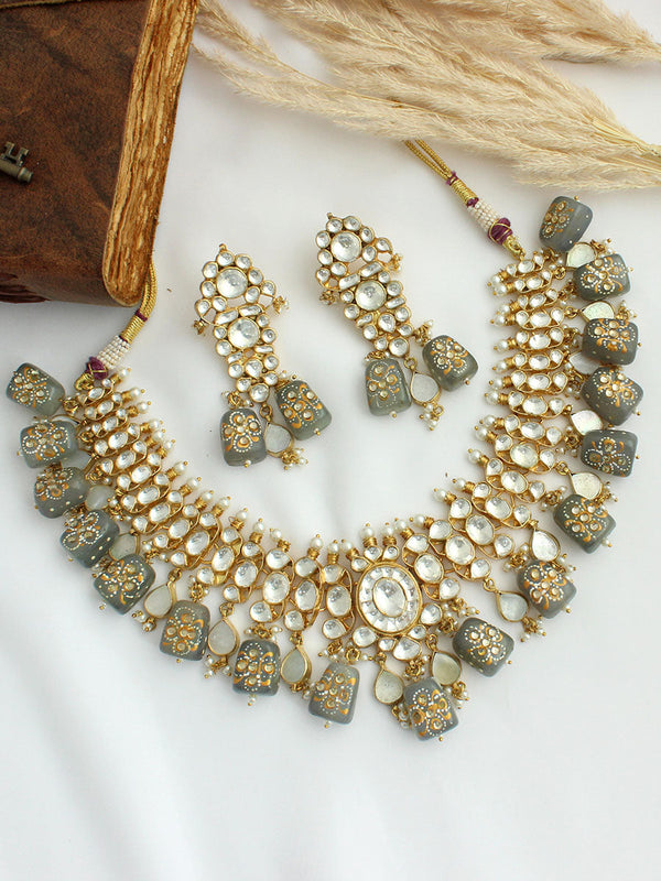 Vipasha Necklace Set