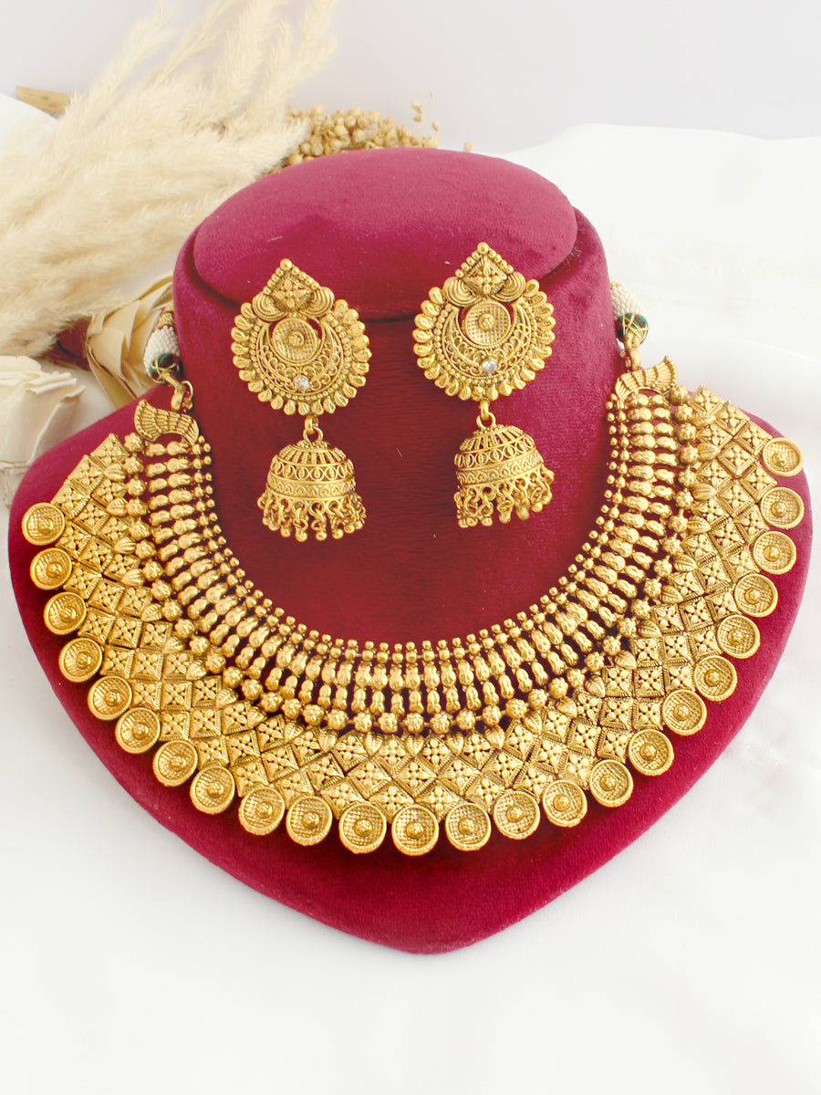 Anandita Necklace Set