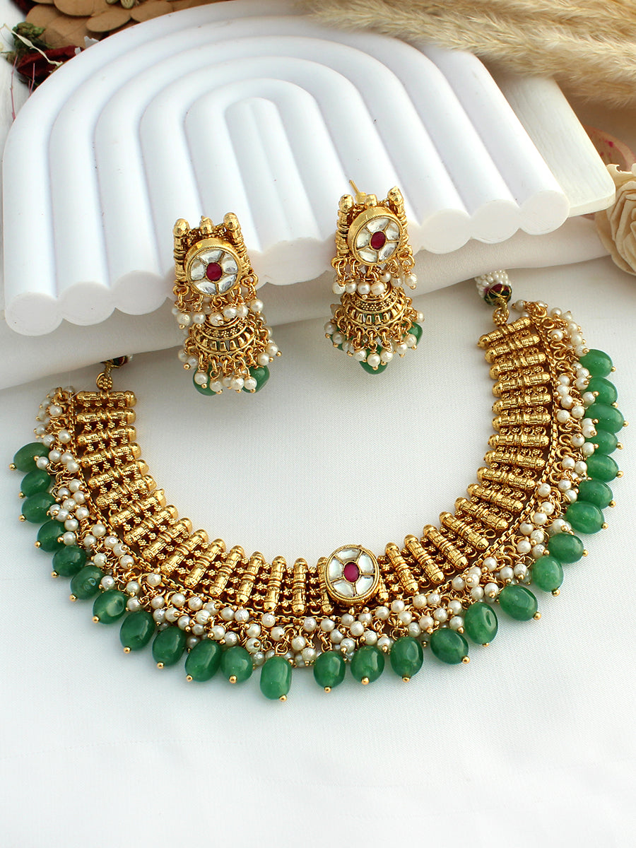 Avnisha Necklace Set