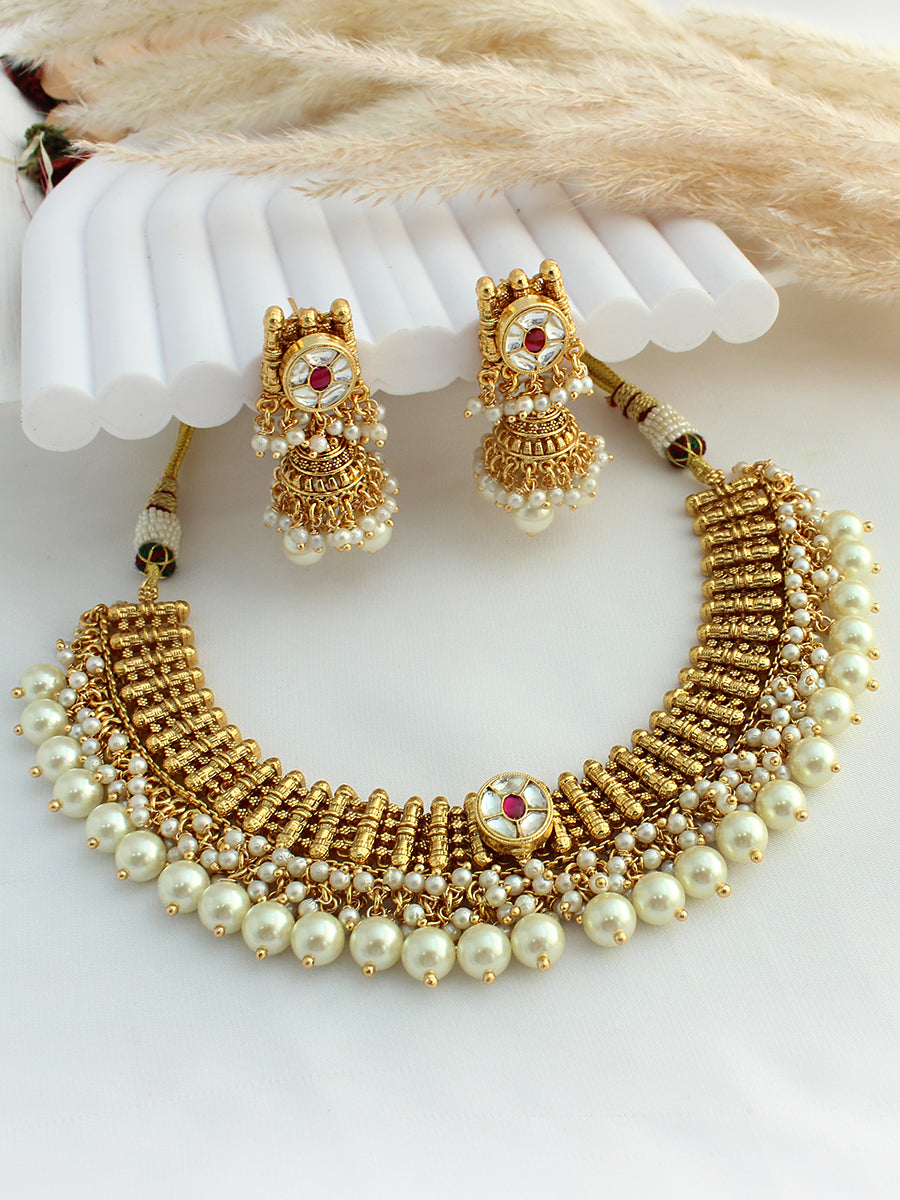 Avnisha Necklace Set