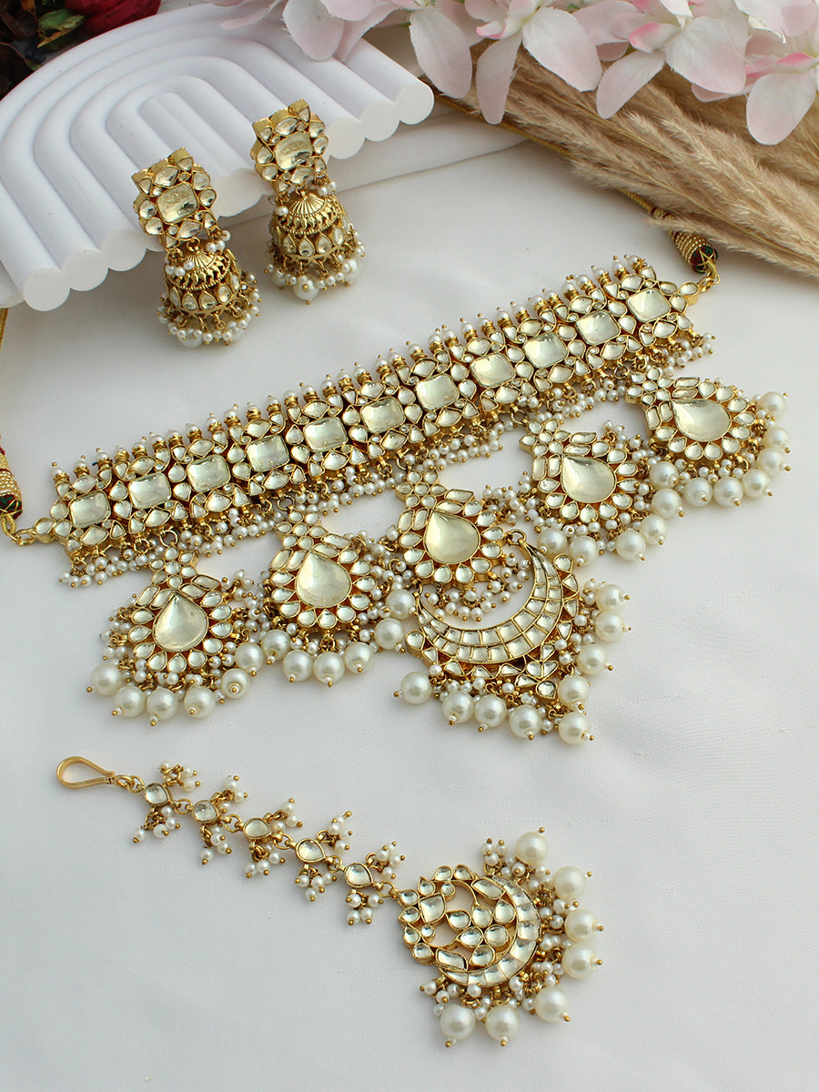 Kanishka Choker Necklace Set