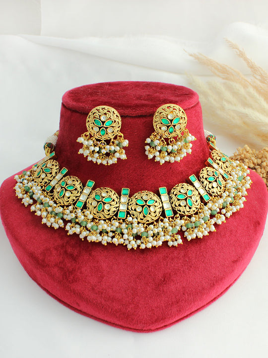 Urwa Bib Necklace Set