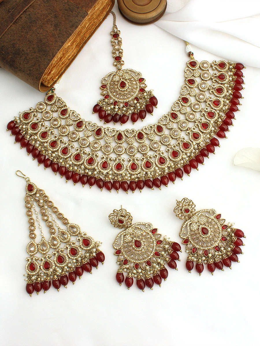 Nivika Bib Necklace Set