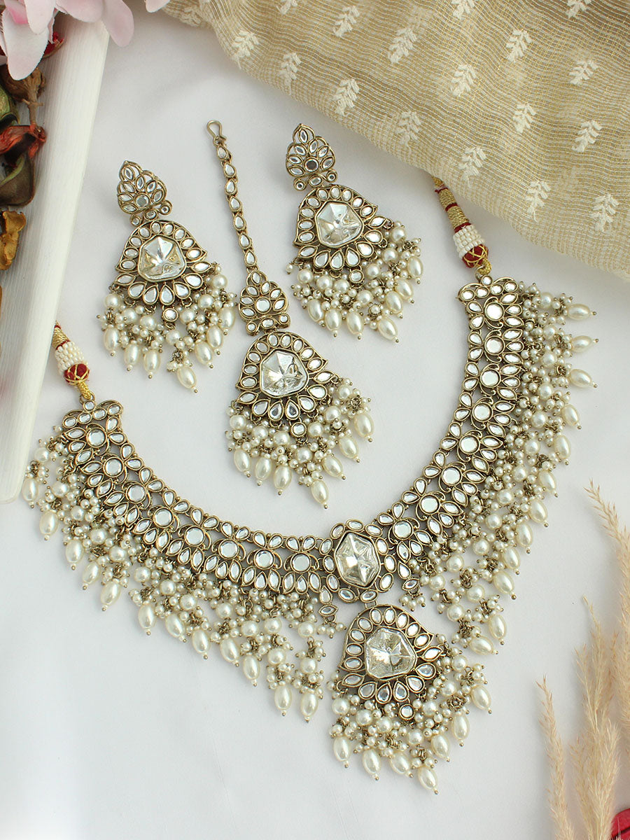 Navika Bib Necklace Set-White
